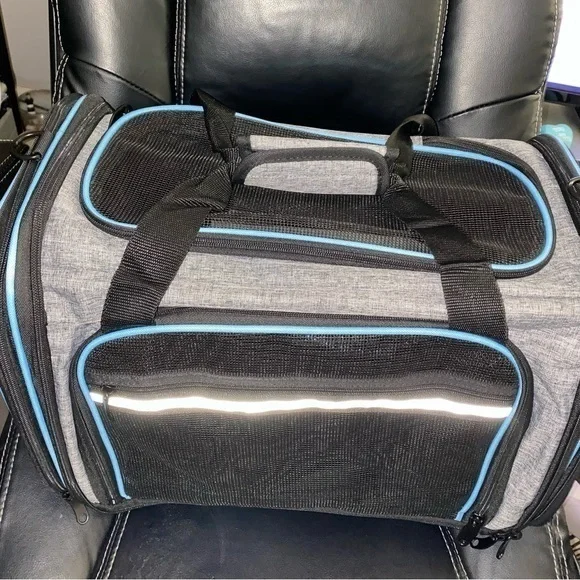 Pet Carrier‎